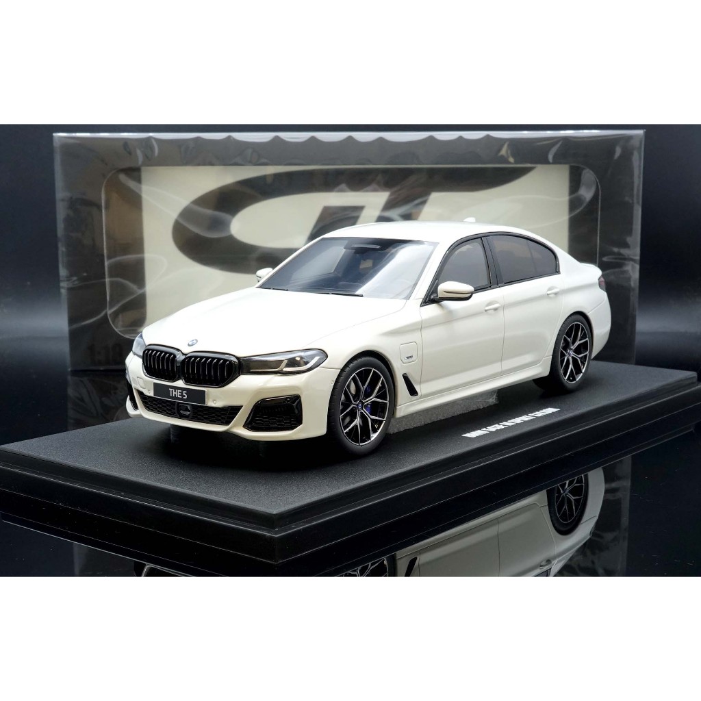 Modèle Réduit BMW Série 5 G30 545e XDrive 1:18 GT Spirit – Jaune, Neuf En Boîte
