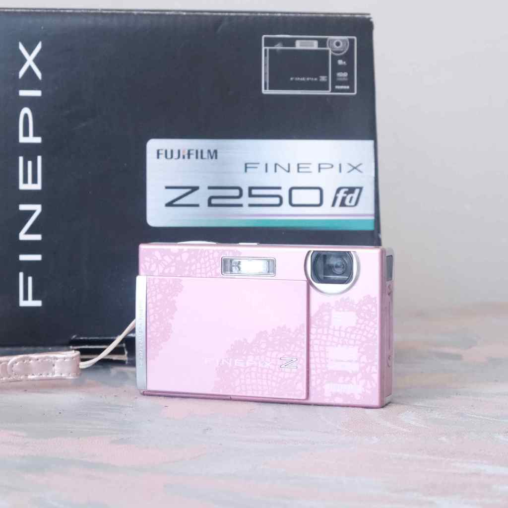 富士Fujifilm FinePix Z250 FD Zoom 早期CCD 數位相機(可模擬底片膠片