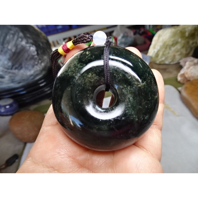 天然清透墨玉*崑崙白玉超厚車輪平安扣吊飾→D033 | 蝦皮購物