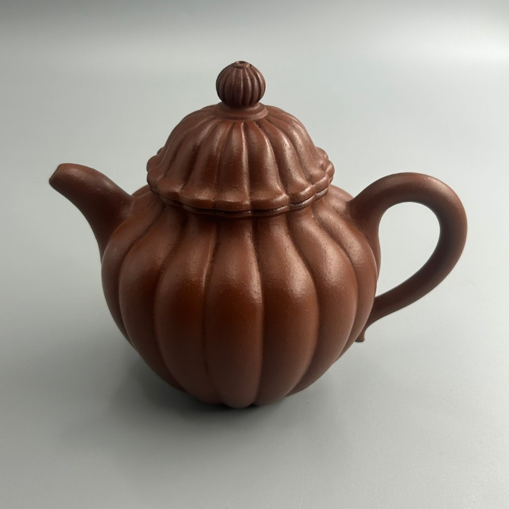 紅芳庭【菊辦朱泥壺】宜興紫砂壺早期壺手工製老紫砂壺單孔朱泥收藏級 