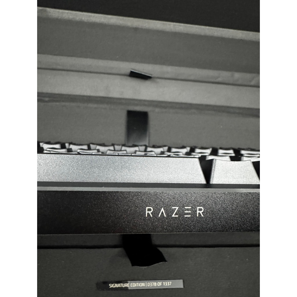 Razer Huntsman Signature Edition 全球限量1337隻Huntsman SE 1337版