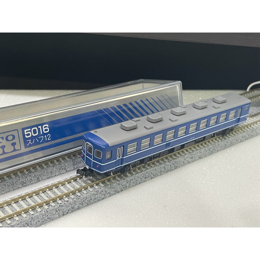 KATO 5015オハ12 5両+5016スハフ12+5017オハフ13 KATO 5015 5016 5017 12系オハ12 スハフ12 オハフ13 白帶客車廂藍皮