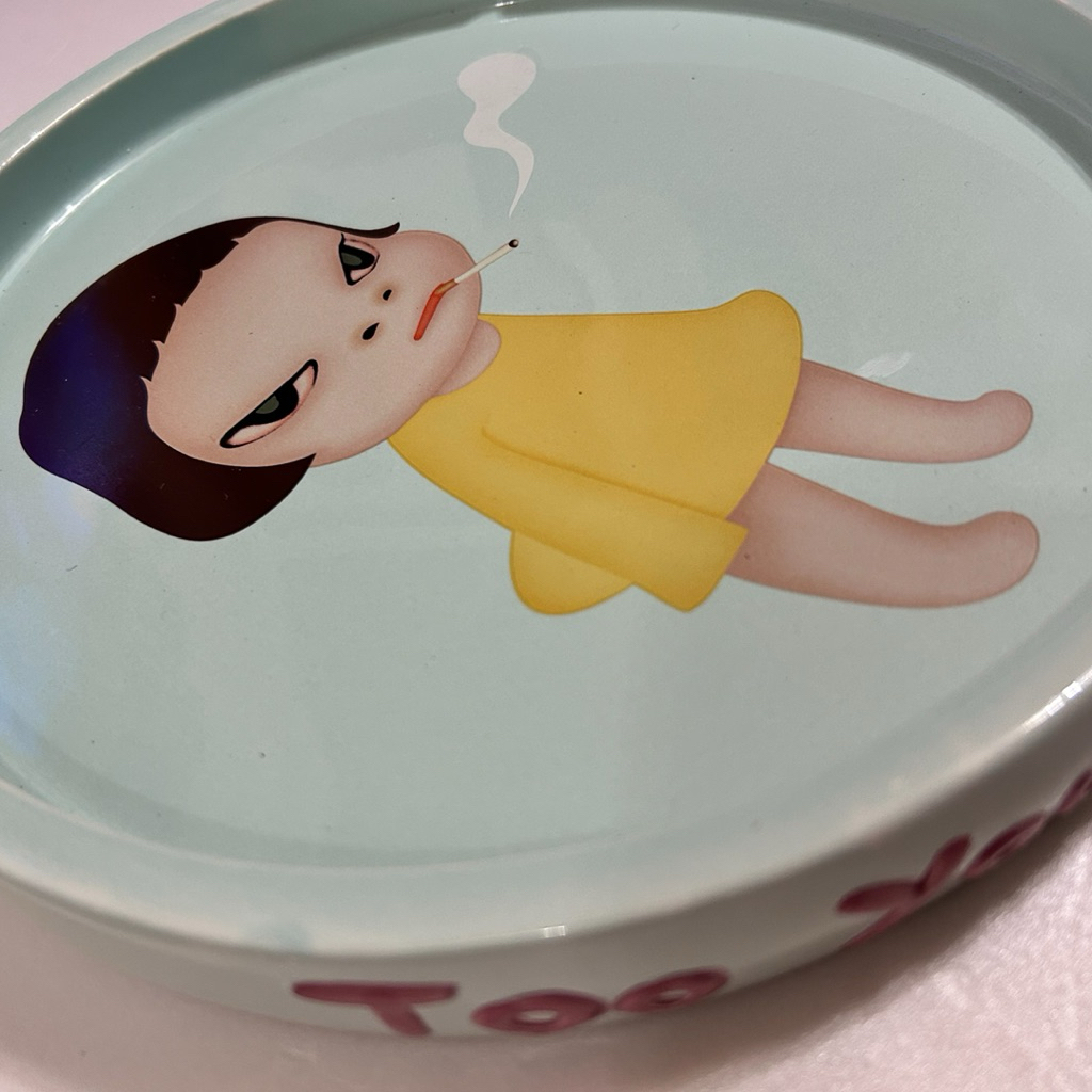 新釋出」奈良美智🇯🇵 拍賣價約11萬台幣too young to die 完美無暇置物
