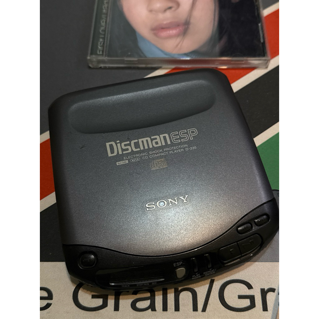 SONY Discman ESP D-235 日本製 CD 隨身聽 功能正常 金屬漆 單機 狀態一流 | 蝦皮購物