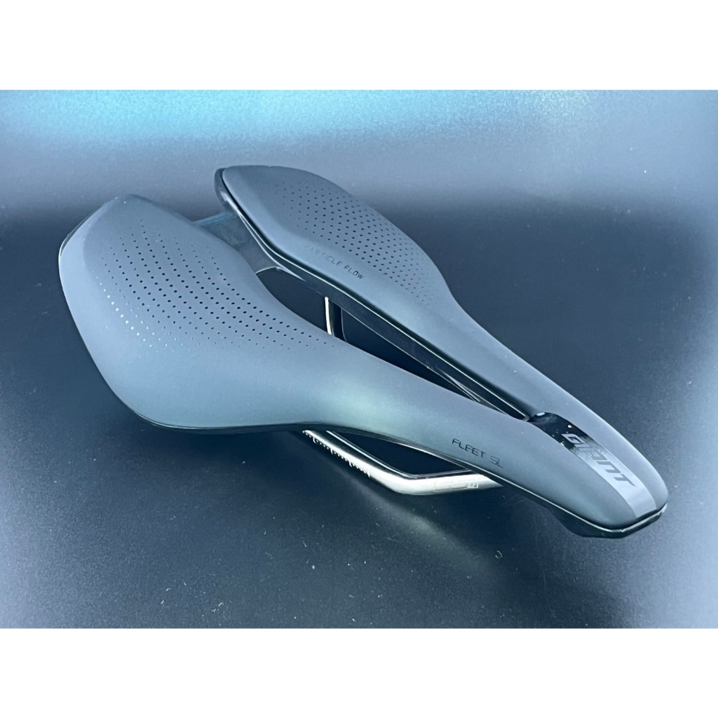 GIANT Fleet SL saddle | 蝦皮購物