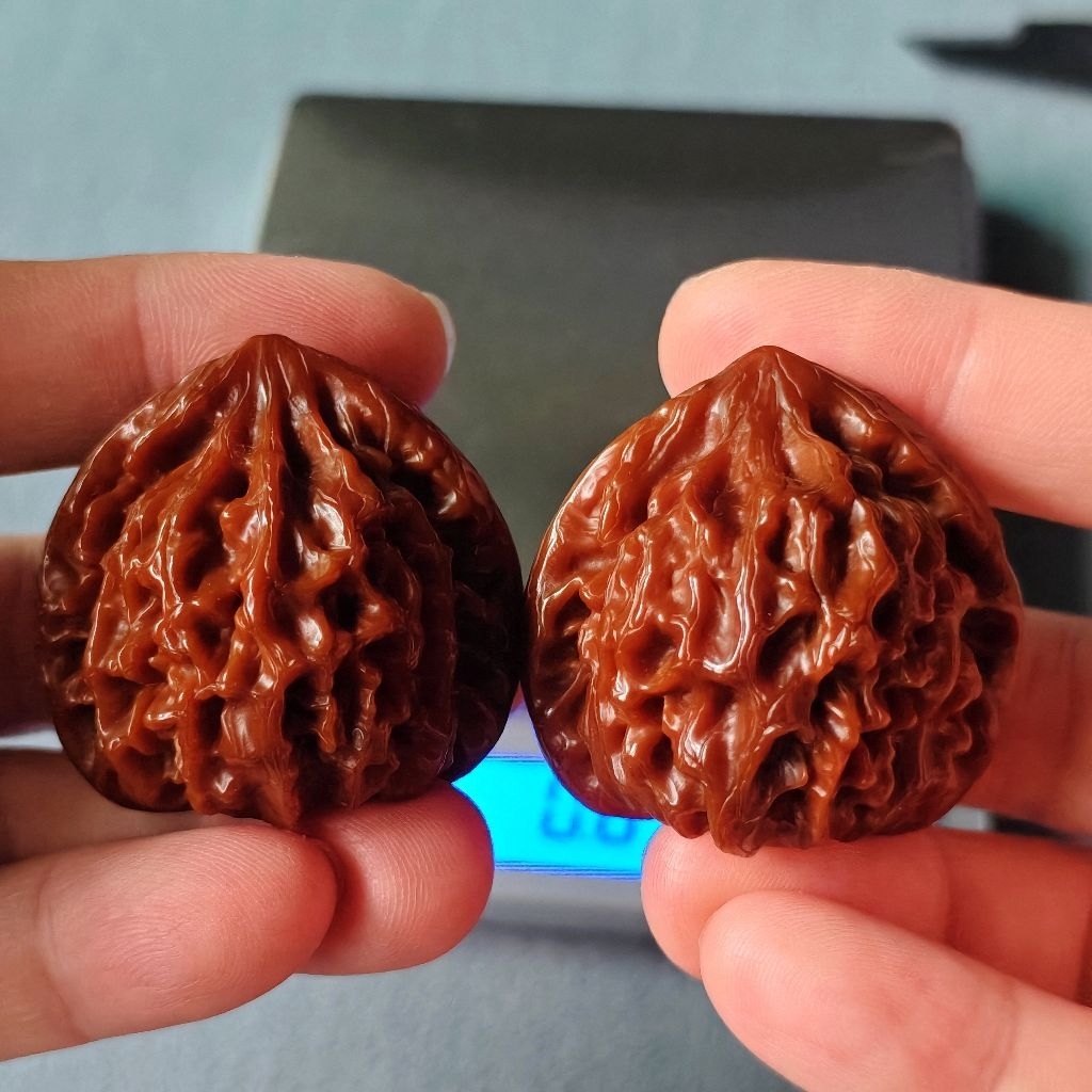文玩核桃我只賣高貨-純手工盤紅系列-龍門澗40*39*39(7.5年)非機刷