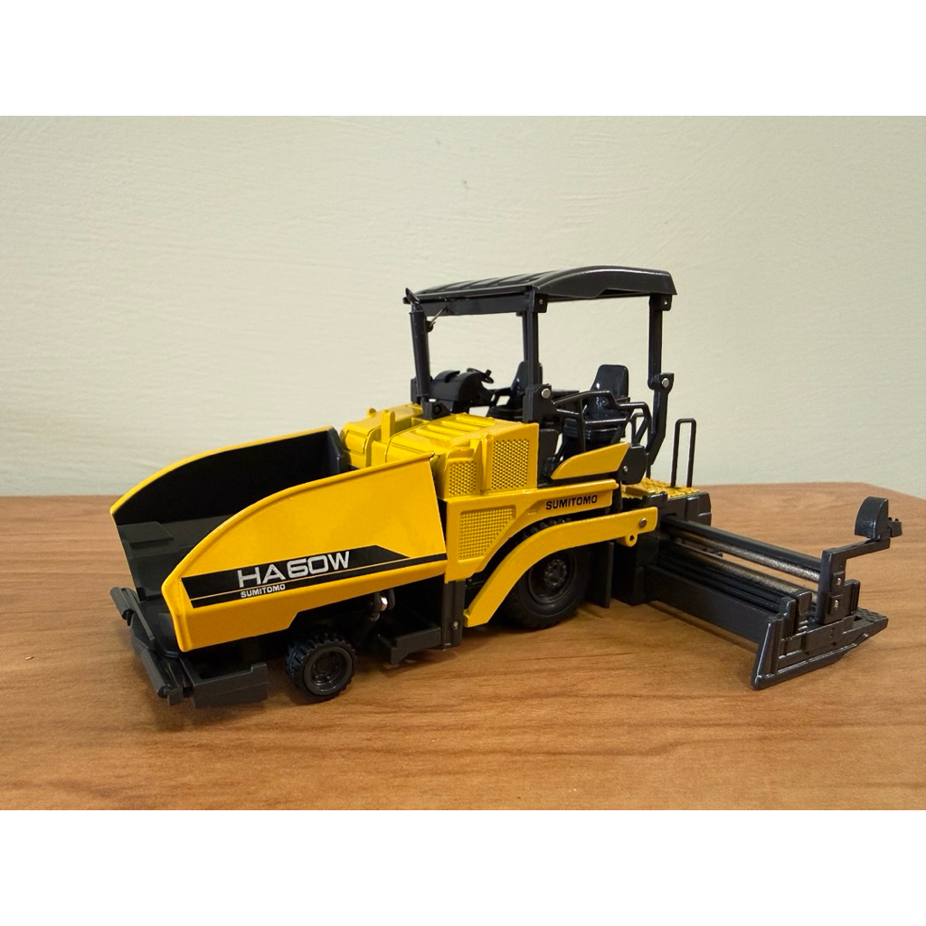 SUMITOMO HA60W 1/32スケールモデル SUMITOMO HA60W 1/32スケール