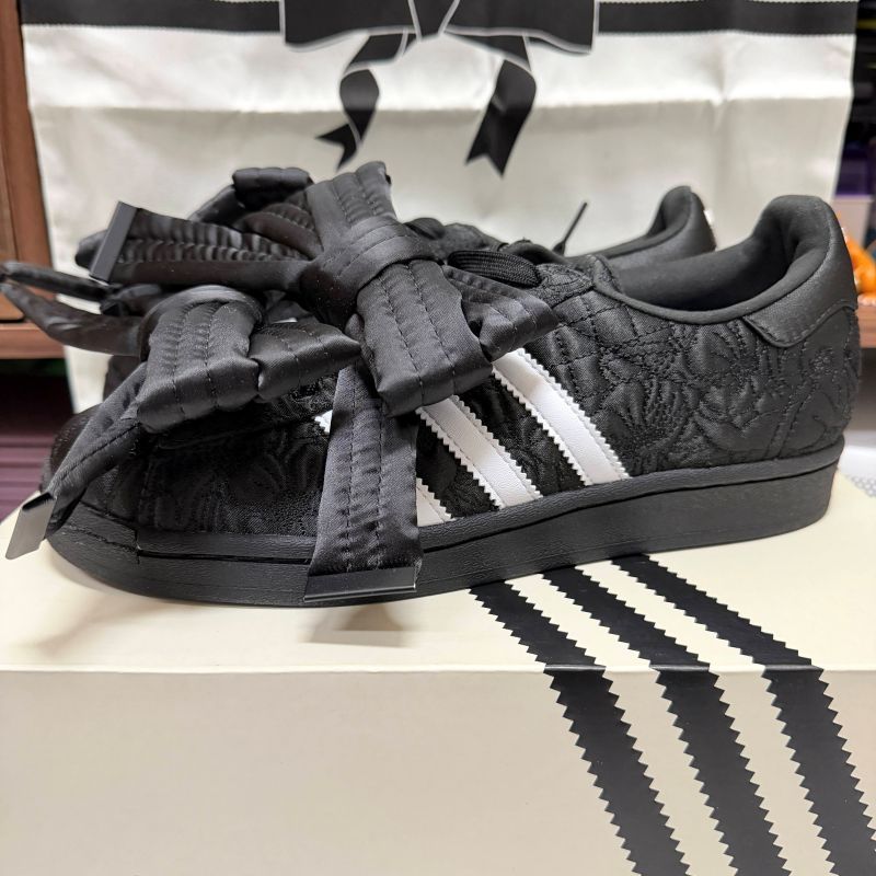 【小八】Adidas x Caroline Hu Superstar W Black 黑 蝴蝶結 JR7978 | 蝦皮購物