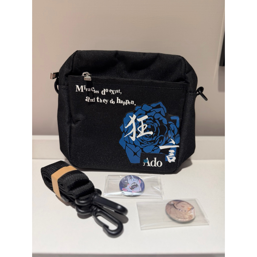 保證正版，現貨》絕版雜誌包包徽章狂言Ado Shoulder Bag Book Ado