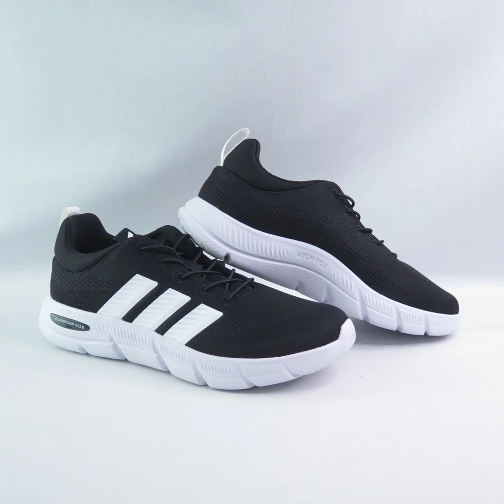 寬楦族的一秒穿脫救星：adidas Cloudfoam Flex Elastic Laces (HQ2547) 深度評測與導購指南