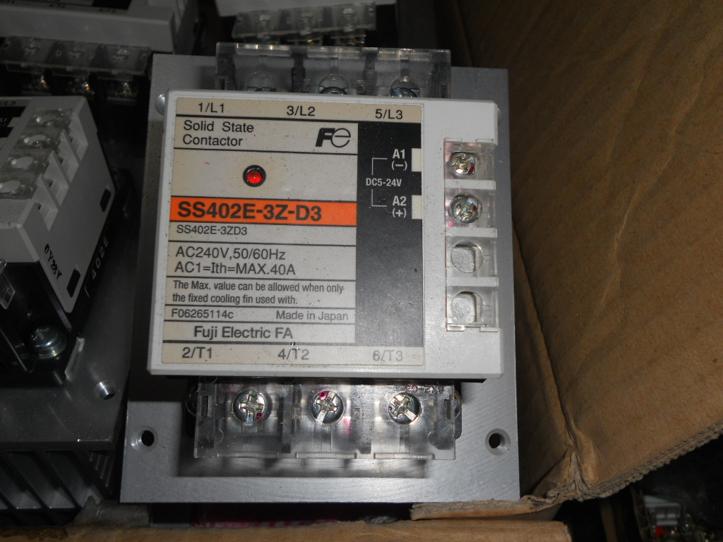 日本FUJI固態繼電器SS403-3Z-D3 SS402E-3Z-D3 SS202E-3Z-D3 SSR +散熱座 | 蝦皮購物