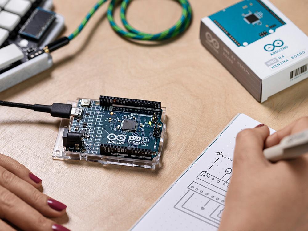 【台灣物聯】 原廠授權經銷義大利製 Arduino UNO R4 Minima 開發板 Renesas RA4M1控制器 | 蝦皮購物