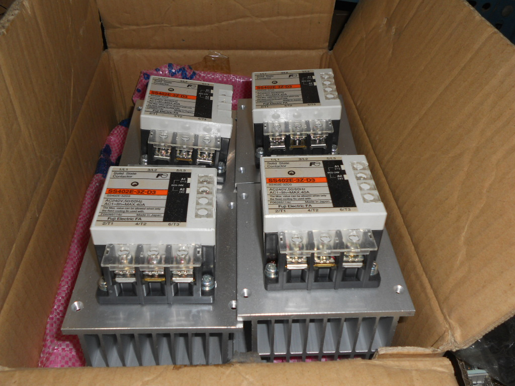 日本FUJI固態繼電器SS403-3Z-D3 SS402E-3Z-D3 SS202E-3Z-D3 SSR +散熱座 | 蝦皮購物