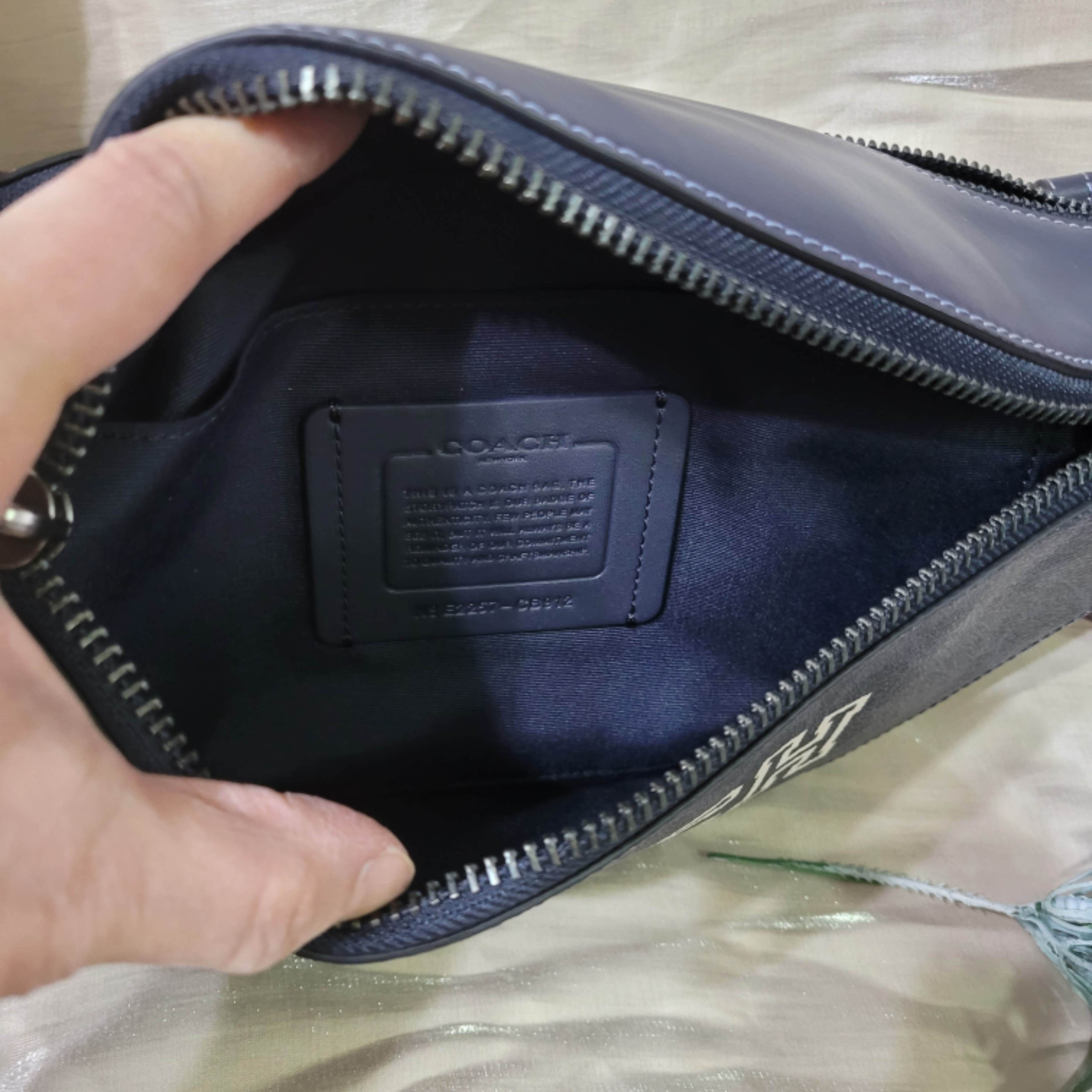 COACH 胸包 腰包 男款胸包 男款腰包 LOGO防刮 字母藍色 現貨 限時折扣 | 蝦皮購物