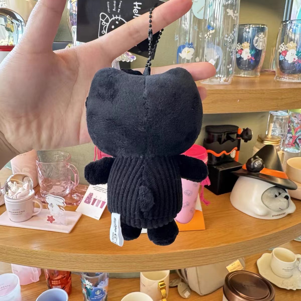 【Hello Kitty 50週年】海港城限定全黑kitty 黑皮kitty超酷ins辣妹必備鑰匙扣包包書包吊飾 | 蝦皮購物