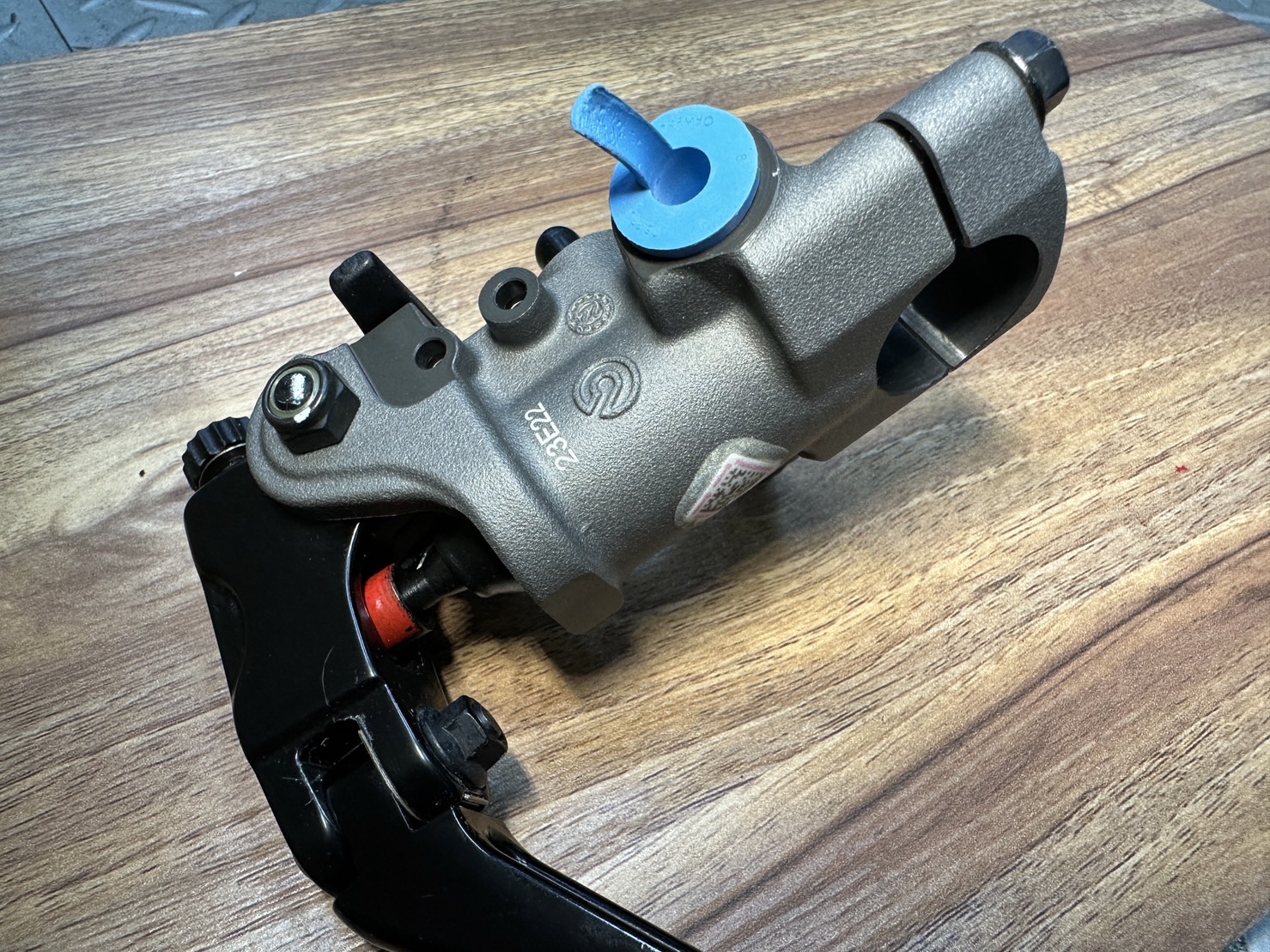 DIY本舖 BREMBO 15 RCS RCS15 右邊 短版 直推式上泵 總泵 直推主缸 總幫 全配 全配 | 蝦皮購物