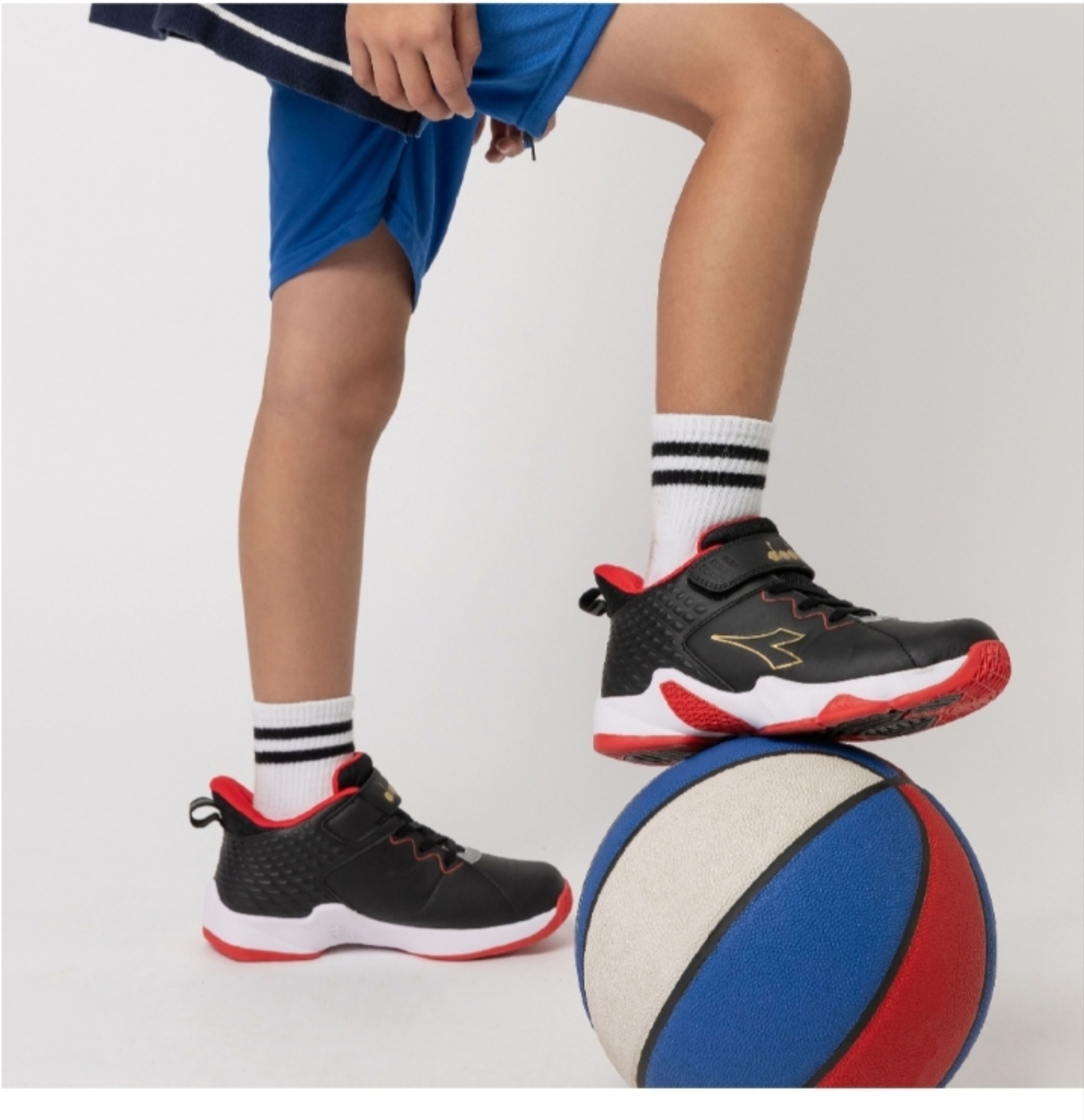 DIADORA 男童D92/ DA11117 超寬楦 魔鬼氈 足弓支撐 吸震減壓 康特杯穩包覆 大童專業耐磨避震籃球鞋 | 蝦皮購物