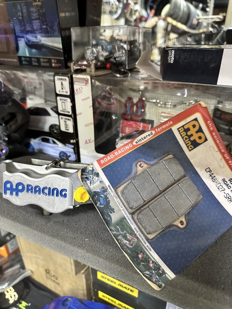全新AP CP7853 輻卡四活塞 含AP全新煞車皮Brembo BWS KRV 勁戰 機車 R3 曼巴 | 蝦皮購物