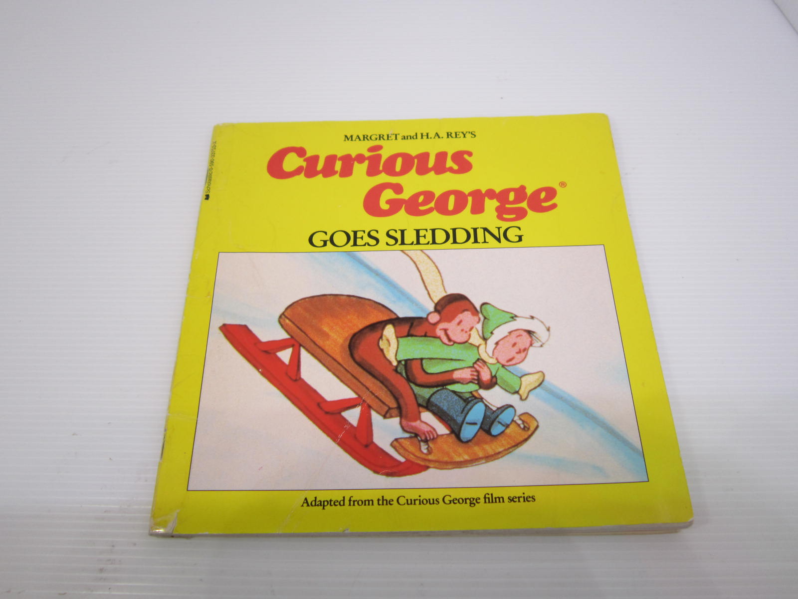 「二手書」舊書 Curious George Goes Sledding 好奇猴喬治 H. A. Rey | 蝦皮購物