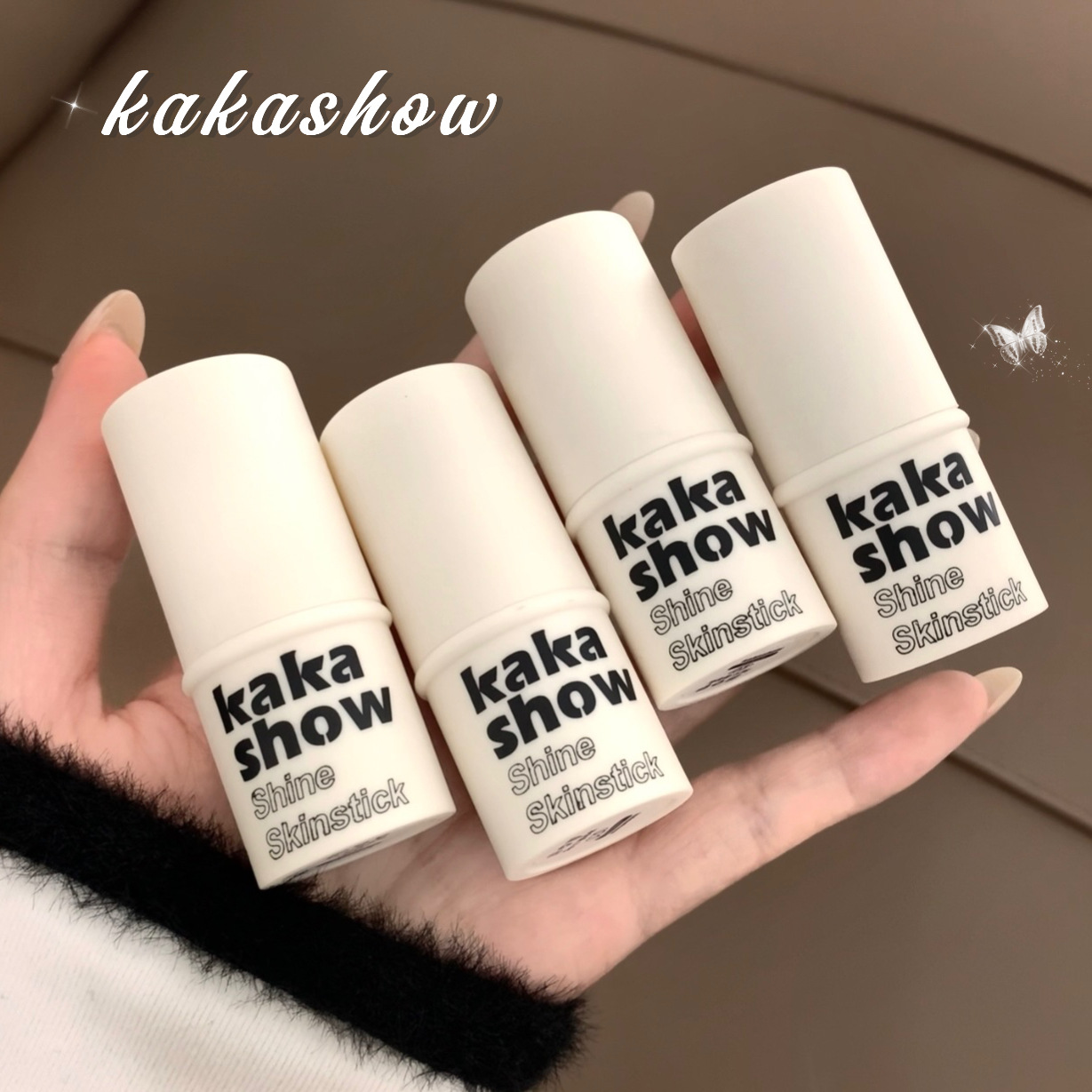 徐太太🌸【台灣現貨】靈動高光棒：這款高光棒提供自然光澤感，輕鬆打造立體妝容。質地細膩，易於塗抹與融合，適合提升面部輪廓。 | 蝦皮購物