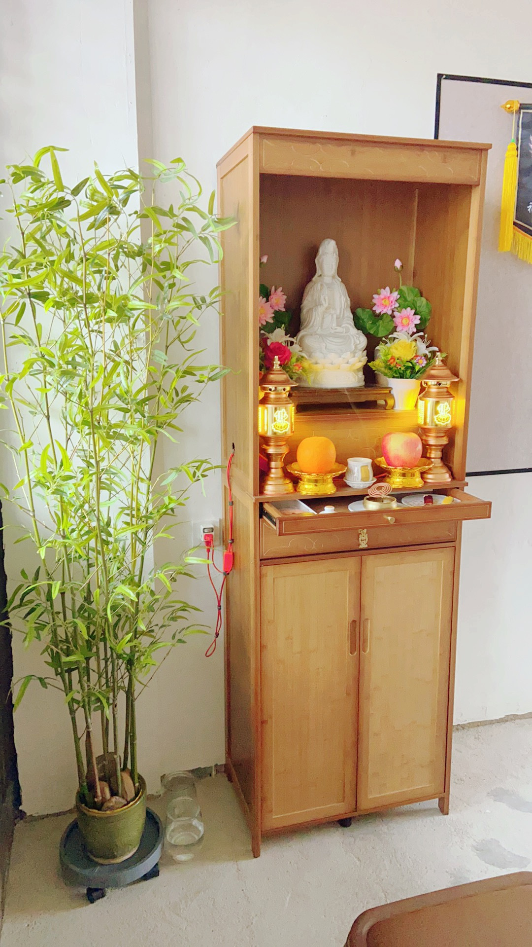 【神明台 宅配到府】祖先桌 玄關桌 供奉桌 公媽桌 經濟型供臺 神龕 財神爺供桌 佛龕立櫃 新中式神明桌 神主台TIH | 蝦皮購物