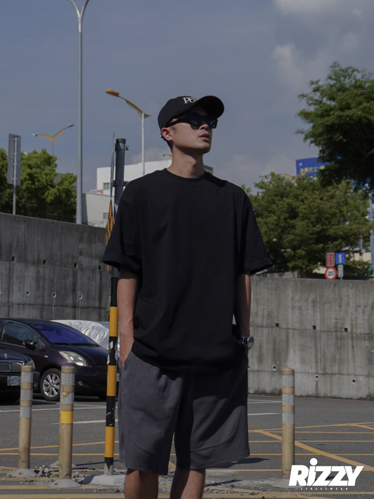 『Rizzy』美式重磅小領口純色素踢(2色) 重磅素T 穿搭 clean fit 小領口 crew neck | 蝦皮購物