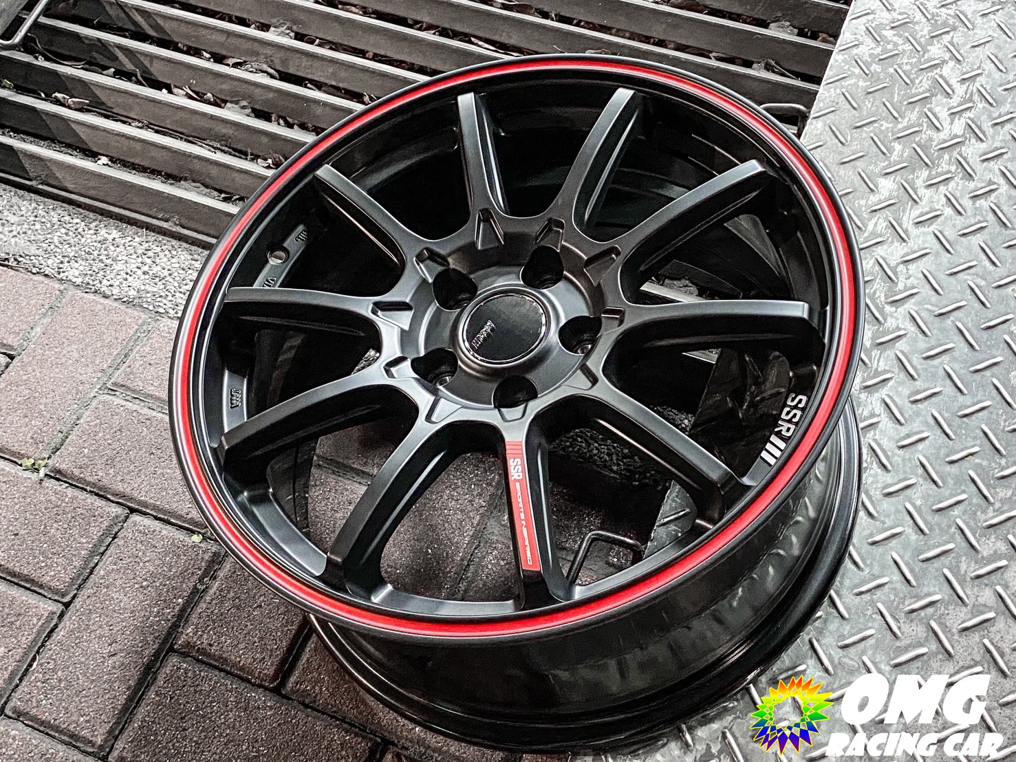 SSR GTV05 18x7.5 +45 5x100 Flat Black With Red Line main image 1