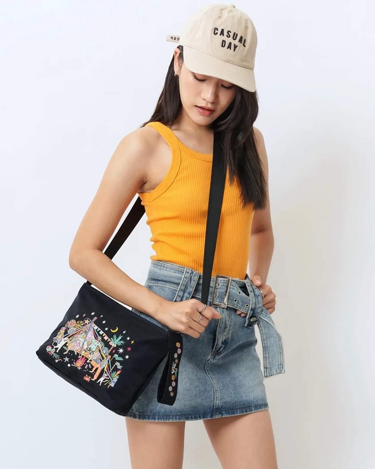 [RGB🇹🇭泰國文創手工刺繡🛺分層內袋🐘洽圖洽市集🌴限量現貨] 側背包 斜背包 小方包 Hamblepie | 蝦皮購物