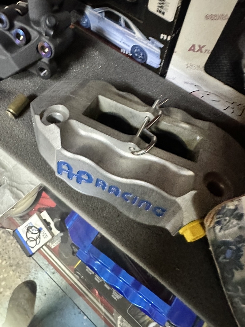 全新AP CP7853 輻卡四活塞 含AP全新煞車皮Brembo BWS KRV 勁戰 機車 R3 曼巴 | 蝦皮購物