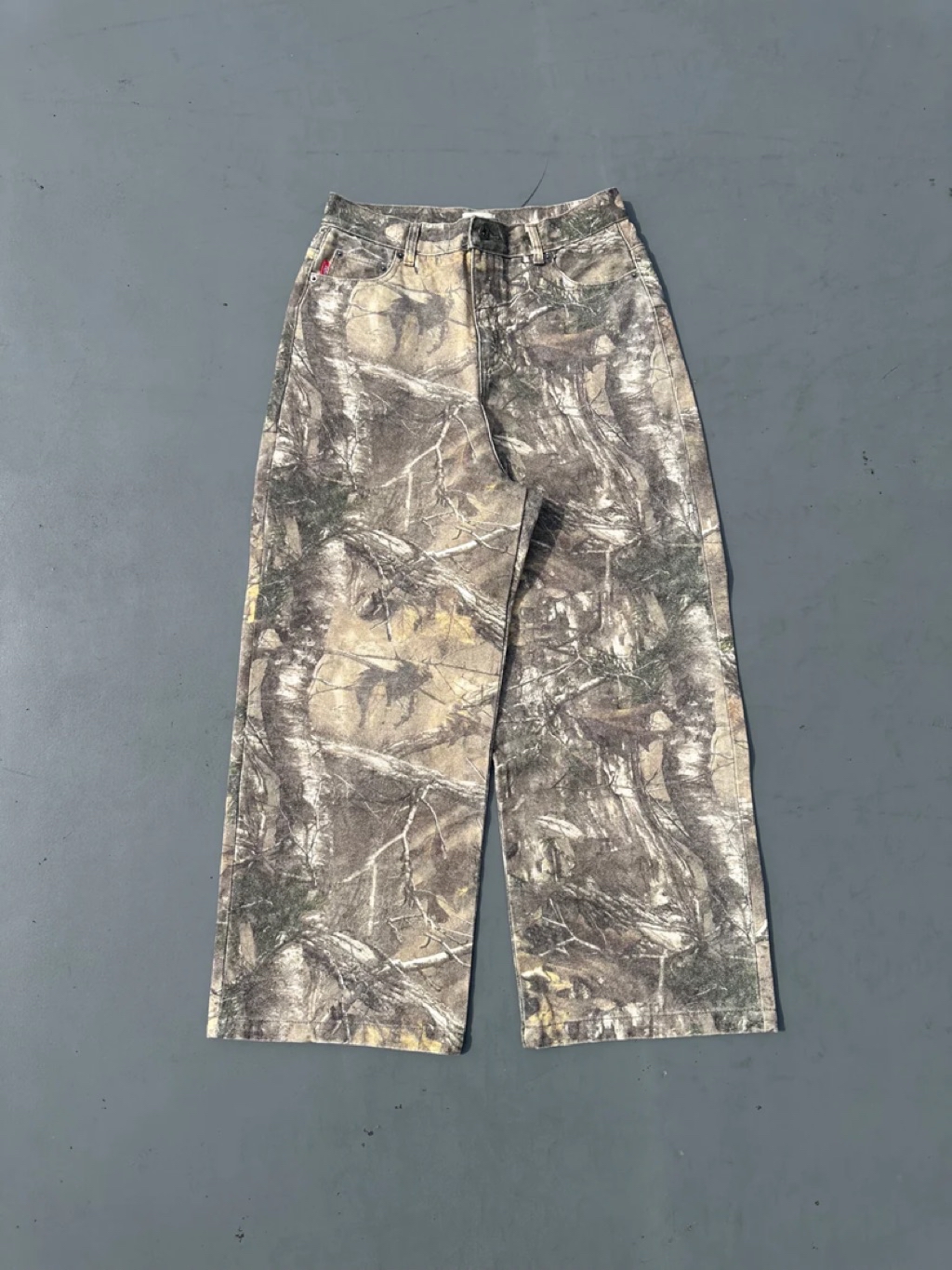9090 OG Logo Painted Denim Pants | 蝦皮購物