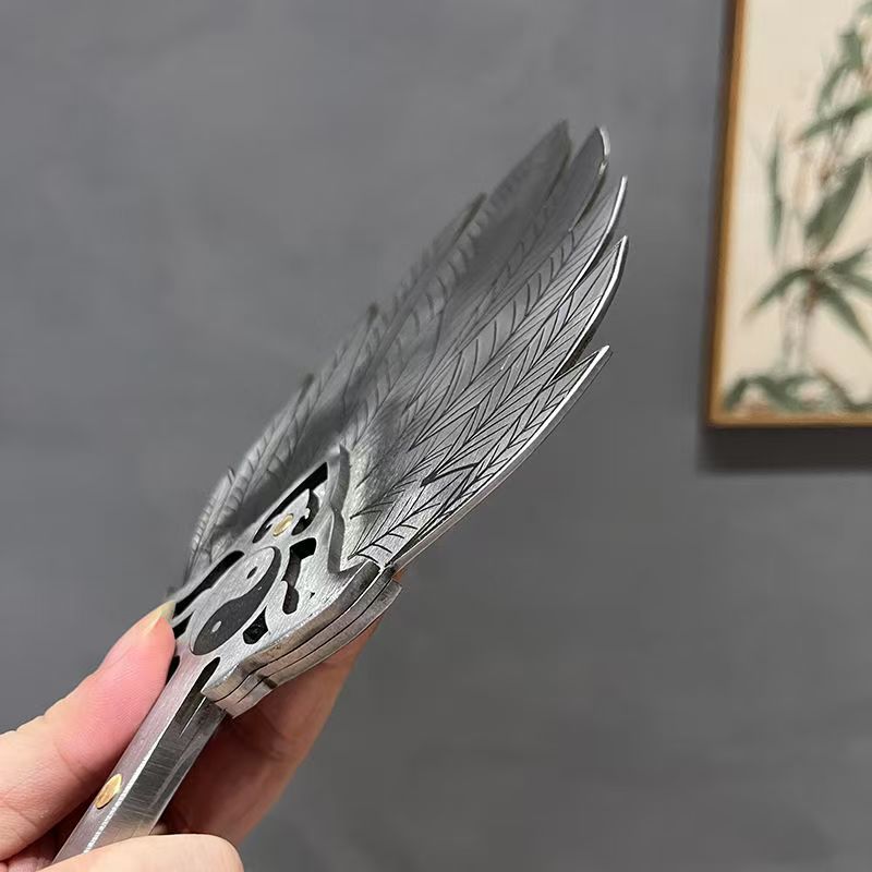 【匠心】不鏽鋼羽扇 太極八卦收扇白三國諸葛亮手工茶道具件 精緻模型扇金屬扇 桌面把玩手把件擺飾收藏送禮cos 未開刃 | 蝦皮購物