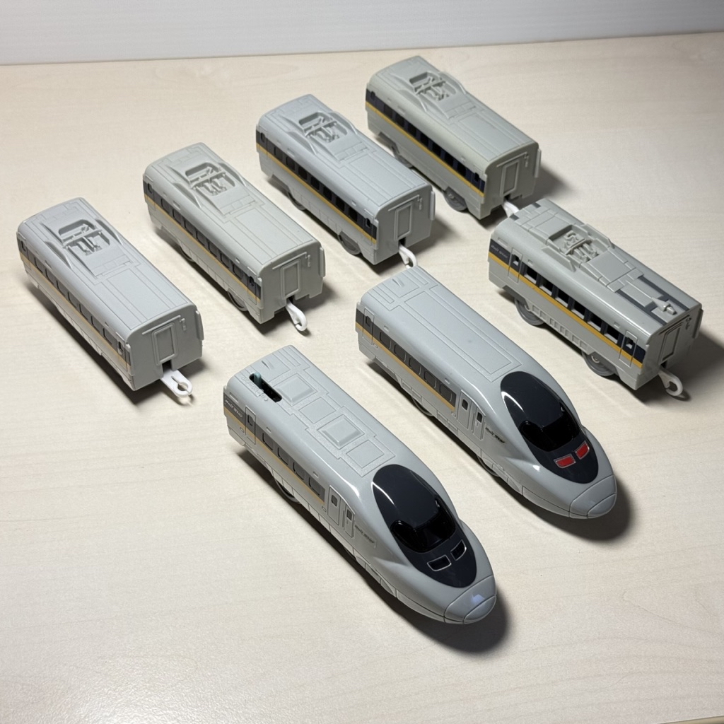 絕版品 Tomy Plarail 鐵道王國 S-05附頭燈700系新幹線RailStar 新款動力車頭 山陽 稀有共7節 | 蝦皮購物