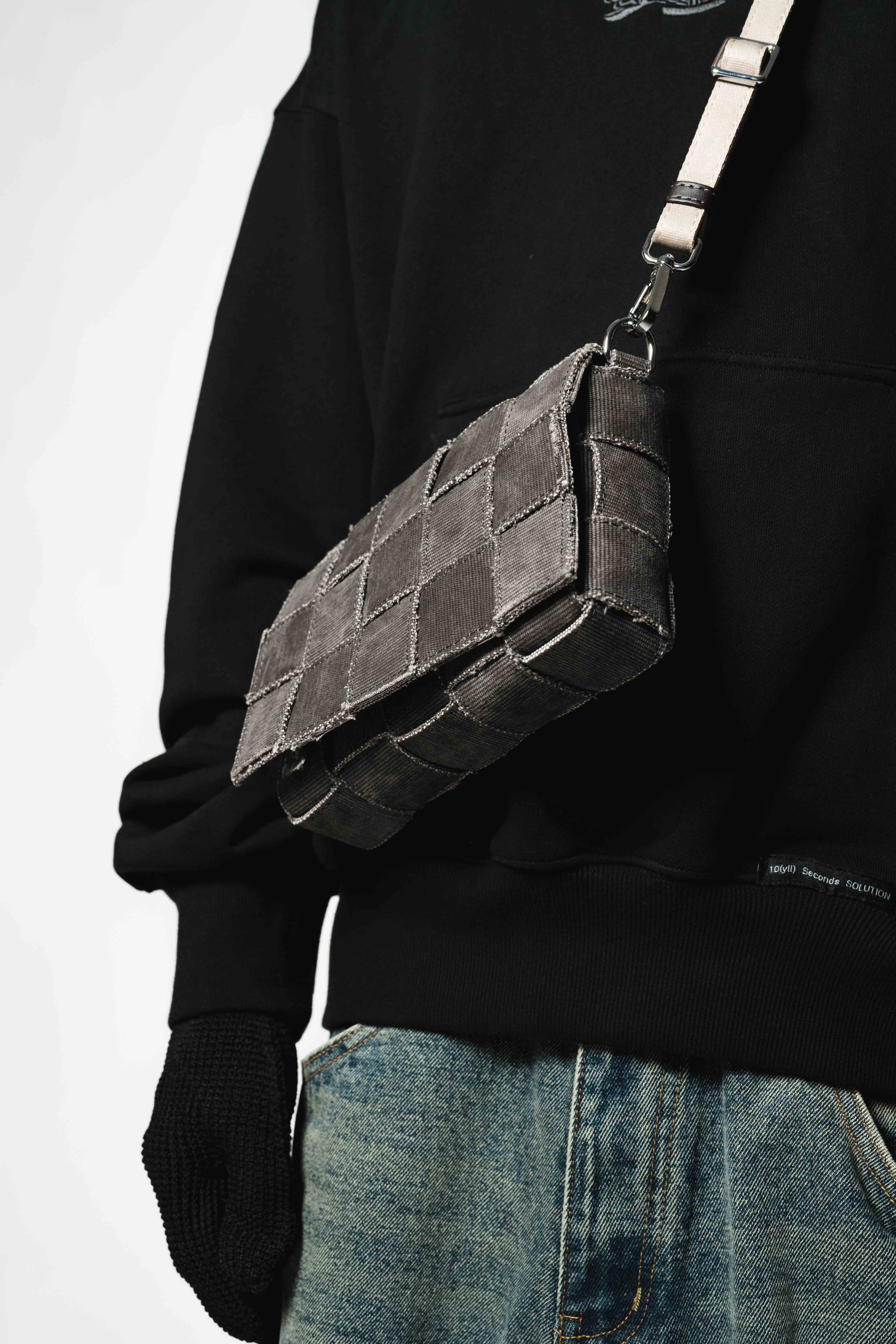 Definite』Conjure / 5x3 Grey Plait Bag | 蝦皮購物