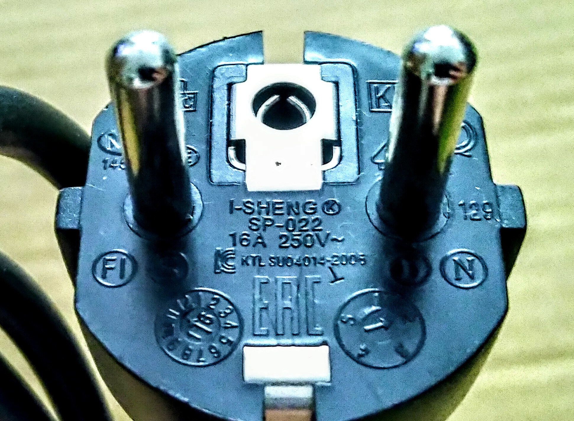 🪢I-SHENG SP-022 電源線 16A 250V 長度約1公尺左右 | 蝦皮購物