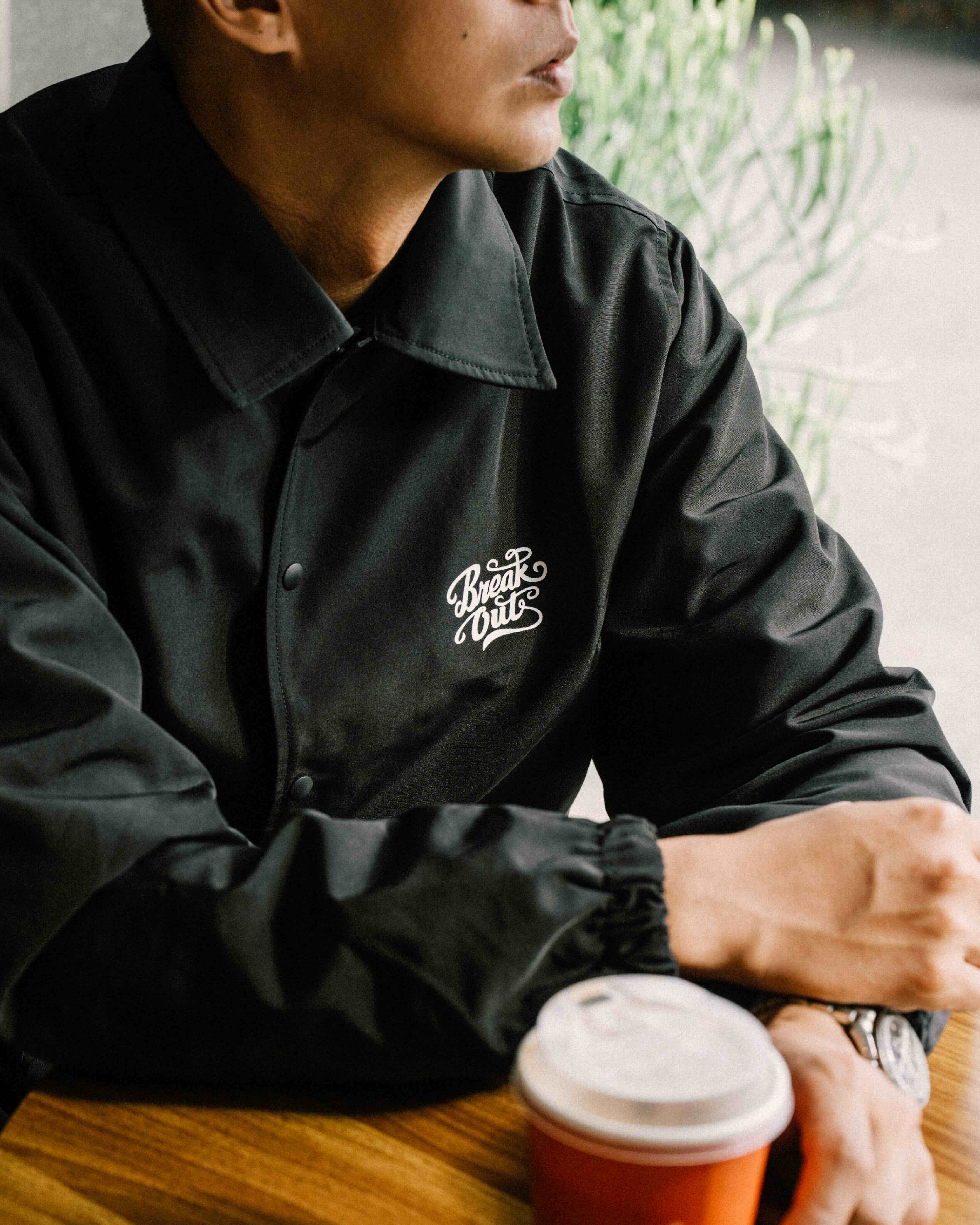 『Definite』ORDINARY / CURSIVE WRITING COACH JACKET 復古海報字體教練夾克 | 蝦皮購物