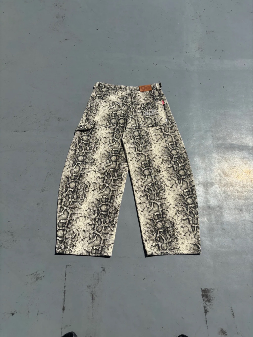 9090 Double Knee Ballon Denim Pants | 蝦皮購物