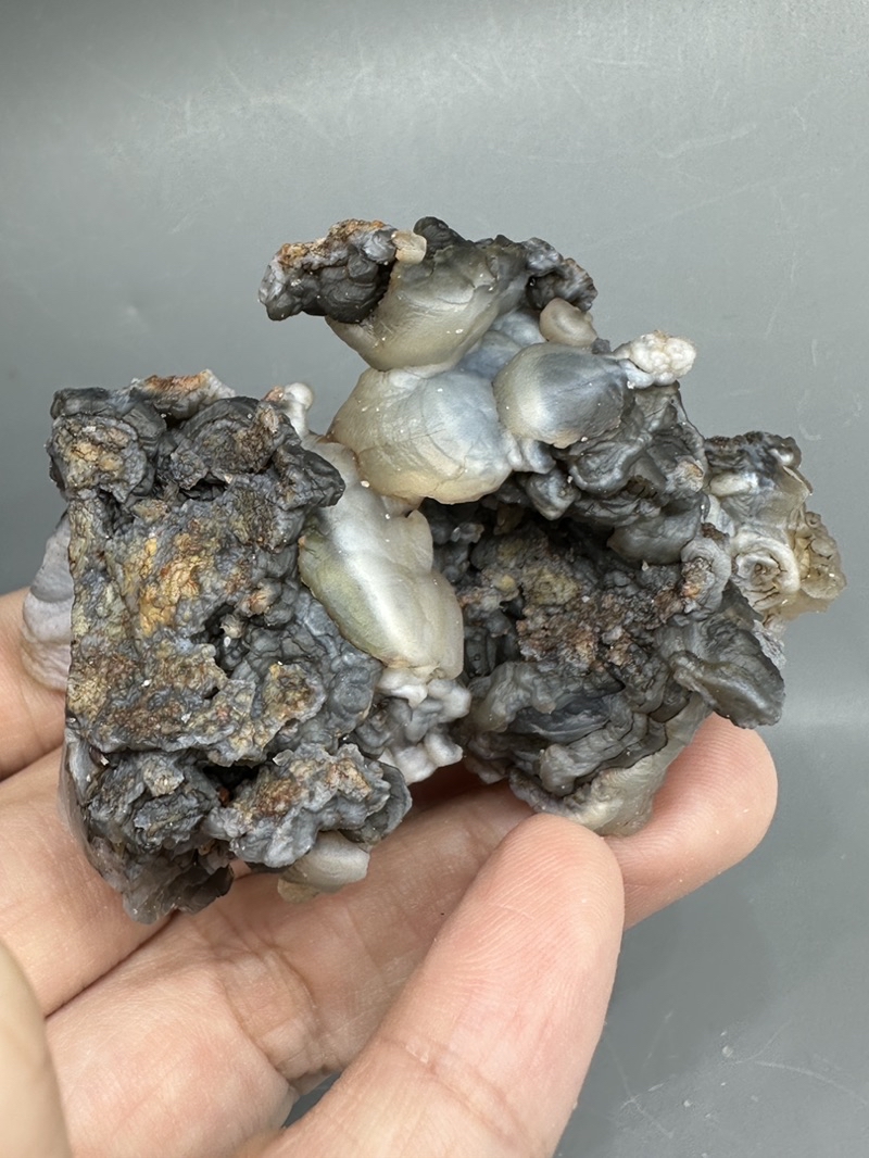 阿拉善。瑪瑙花。黑瑪瑙花。戈壁石。戈壁瑪瑙。原石。原礦。象形