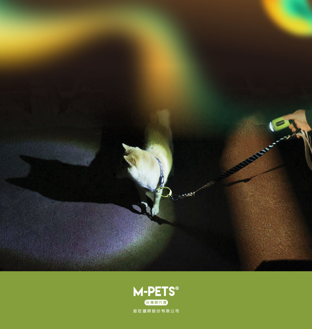【M-PETS】犬用2合1LED手電筒便便袋｜便便袋與LED手電筒的組合&兩色可選擇｜毛毛走走 寵物生活館 | 蝦皮購物