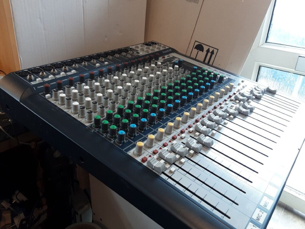 Soundcraft / Signature 16 16軌USB混音機 | 蝦皮購物