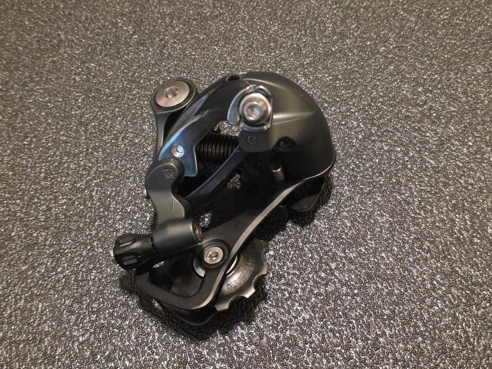 Cambio Rapido Barra Piatta Cambio Shimano Tiagra RD-4700, 10 Velocità, Gabbia Corta (SS Cambio Bici Corsa Shimano Trigger