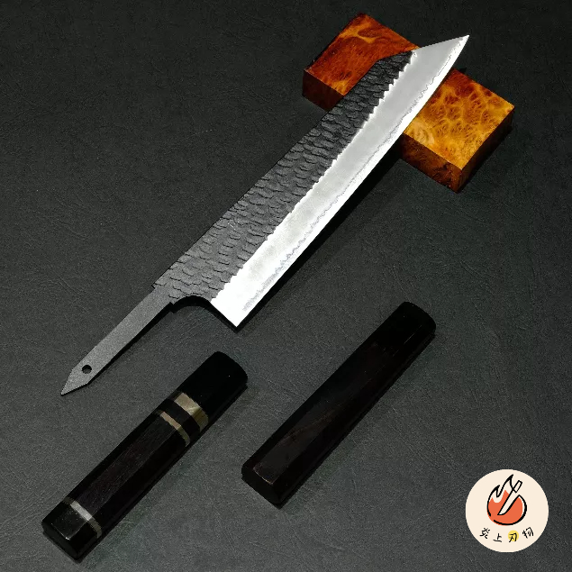 二唐刃物磨き槌目 STRIX 牛刀240