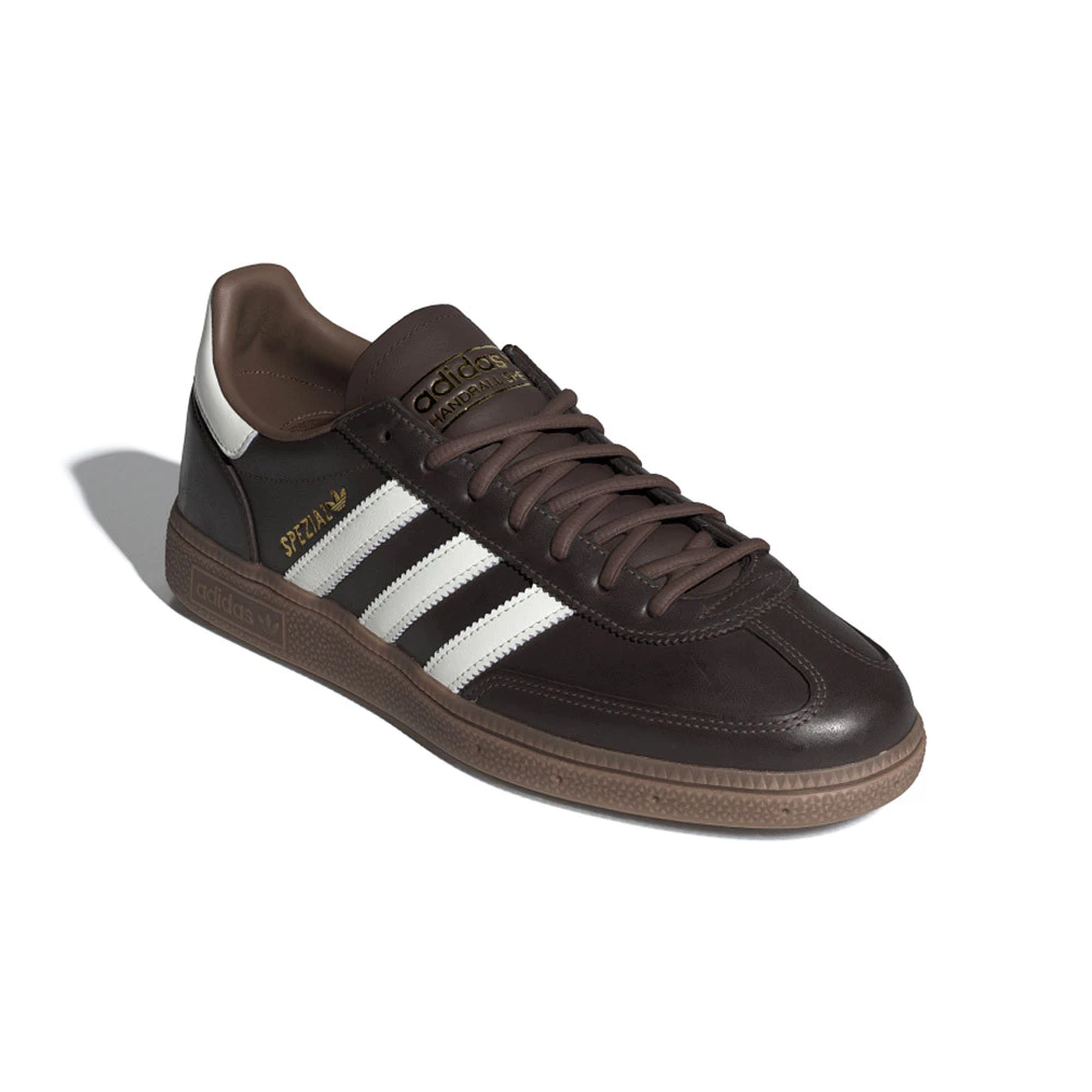 1979 年的手球場，2026 年的街頭主角 —— Adidas Handball Spezial（KI8581）完整評測