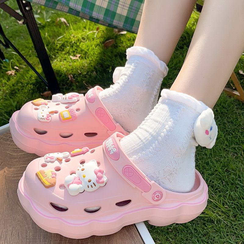 hello kitty玉桂狗洞洞鞋女夏季卡通配飾正品ip聯名外穿厚底防滑兩穿涼拖鞋 | 蝦皮購物